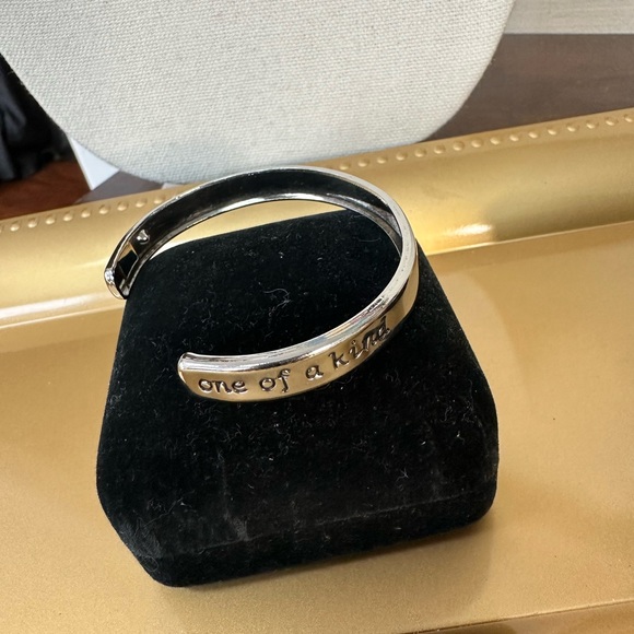 Blue and black silvertone bracelet group - Picture 7 of 7